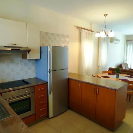 Sea Paradise - Beachfront Escape With Sea View בית נופש *