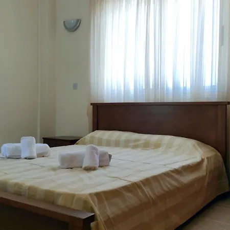 Sea Paradise - Beachfront Escape With Sea View Case de vacanță *