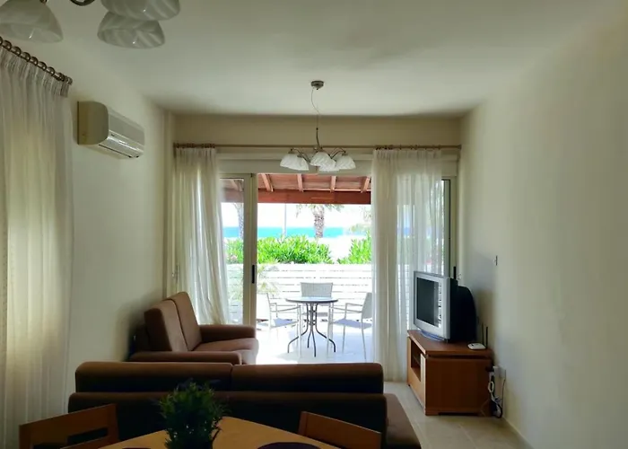 別荘 Sea Paradise - Beachfront Escape With Sea View