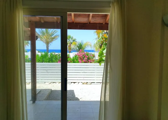 Sea Paradise - Beachfront Escape With Sea View