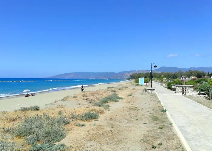 Sea Paradise - Beachfront Escape With Sea View 別荘